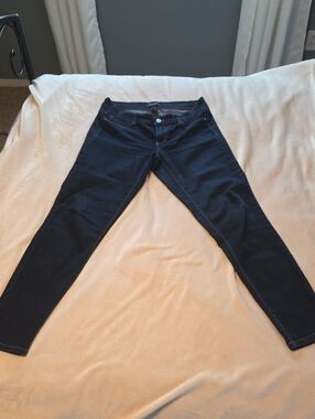 White House Black Market Navy Skinny Leg Jeans